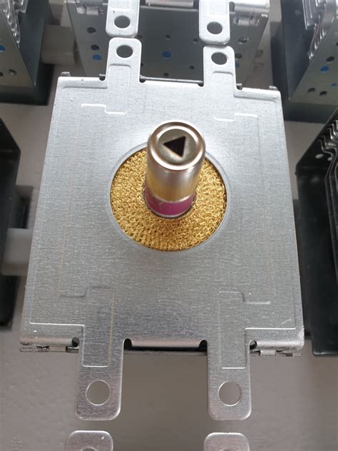 Magnetron 2450 MHz Mikrowelle Ersatzteil Type 210 2 HighVoltageShop