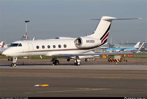 N Qs Netjets Aviation Gulfstream Aerospace G Iv Gulfstream Iv Photo