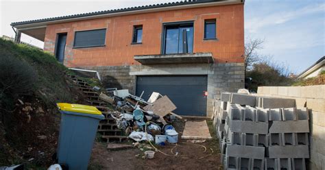 Affaire Jubillar Ferraille parpaing maison abandonnée