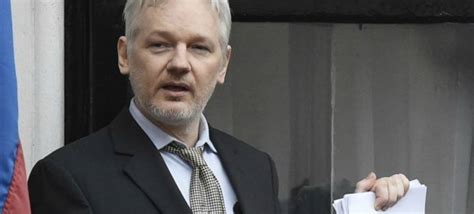 Assange La L A En Twitter Tras Confundir El Mundo Today Con El Mundo