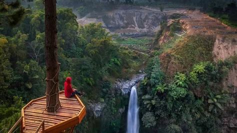 Keindahan Air Terjun Kedung Kayang Di Magelang Dengan View Gunung