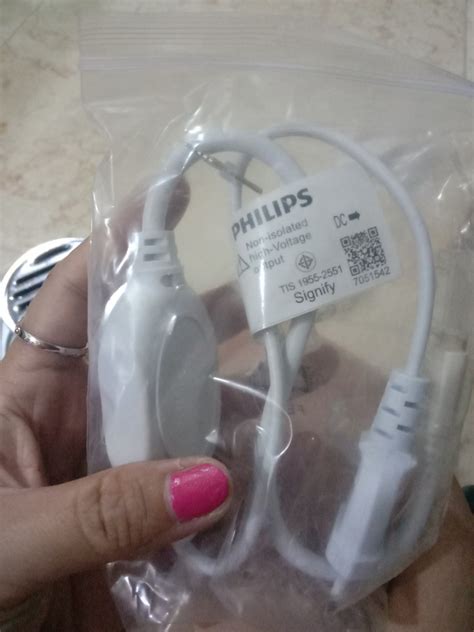 Adaptor Philips, Serba Serbi, Others di Carousell