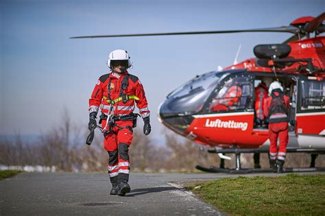 J S Logistics unterstützt DRF Luftrettung und gratuliert zum 50