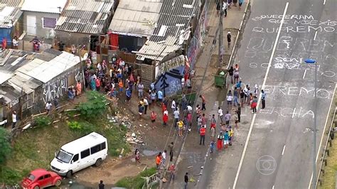 Moradores protestam por falta de energia em São Paulo G1