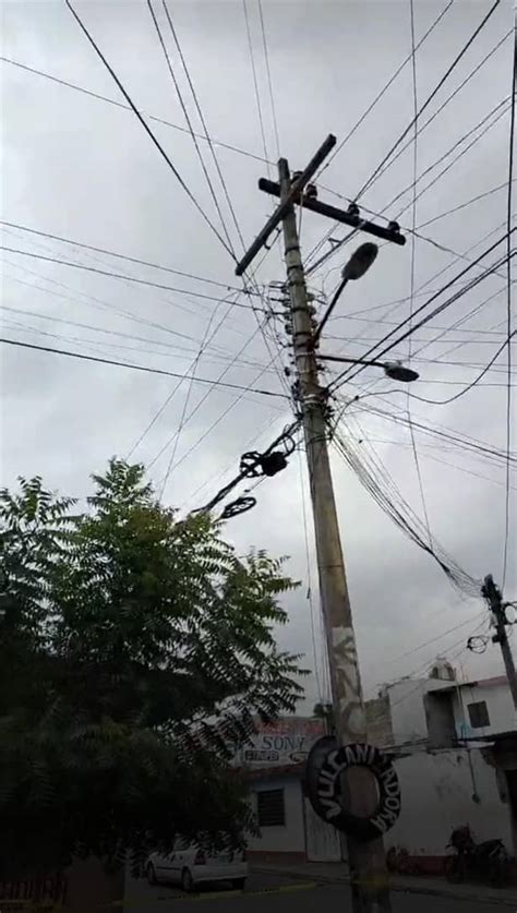 Temen Otra Desgracia Alertan Por Cables De Alta Tensi N Tirados En