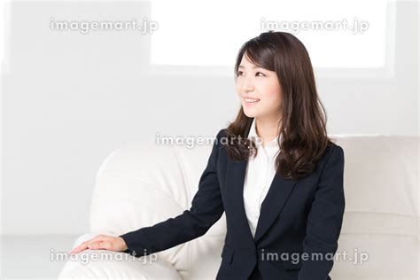 笑顔の女性 ビジネスの写真素材 141546738 イメージマート