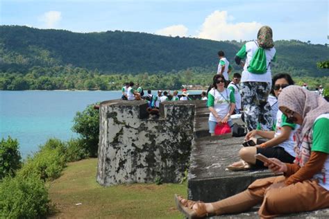 Pesona Pulau Saparua Dari Alam Hingga Sejarah Kekuasaan Hindia Belanda