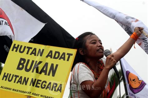 Aliansi Masyarakat Adat Nusantara Demo Di Istana Merdeka Foto 4