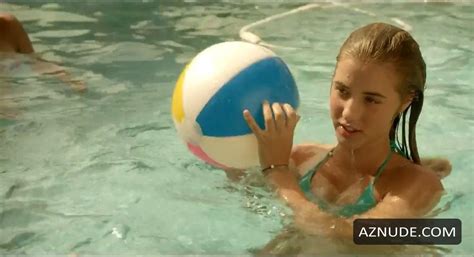 ROXANE PERET Nude AZNude