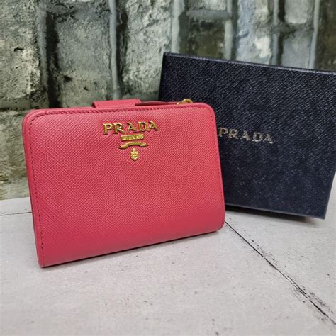 格安saleスタート！ 正規品 Peonia 折り財布 プラダ財布 Prada サフィアーノ 1ml018 Prada鑑定済サフィアーノ