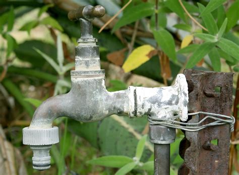 Replacer Un Robinet De Jardin En Laiton La Maison Du Miel