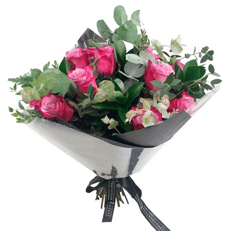 Ramo De Rosas Frescas Con Verdes Provocateur Roses