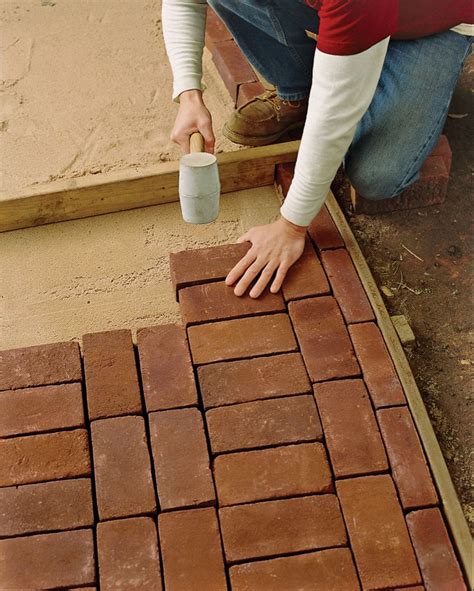 How To Lay A Brick Path Brick Path Backyard Diy Projects Brick Walkway