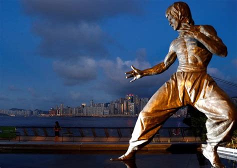 Bruce Lee Statue