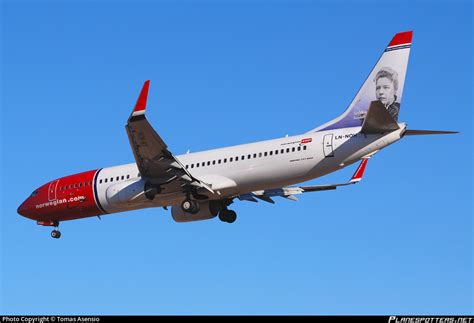 LN NOH Norwegian Air Shuttle Boeing 737 86N WL Photo By Tomas Asensio