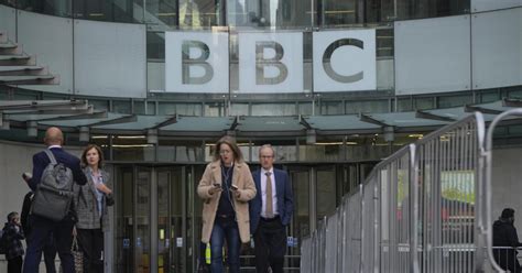 Polemica Per La Scelta Di Twitter Di Inserire Anche La Bbc Tra Le