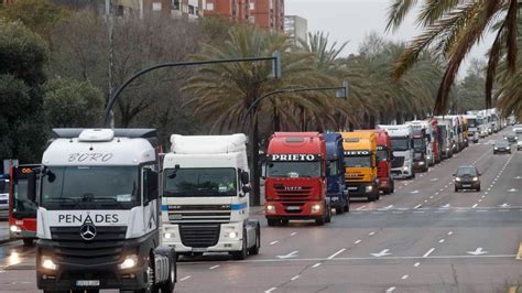 Huelga Transporte Valencia La Protesta De Camiones Colapsa El Acceso A