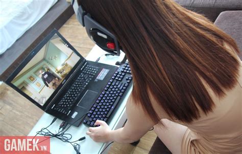 Bỏng mắt với bộ ảnh hot girl chiến game