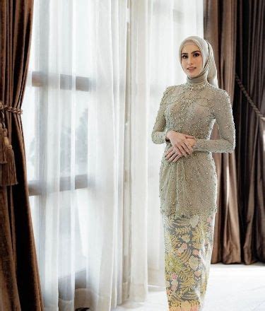 Ide Kebaya Modern Kutu Baru Wisuda Graduation Hijab Lamaran Model