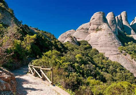 Guiastravel Senderismo Por El Parque Natural Y Monasterio De