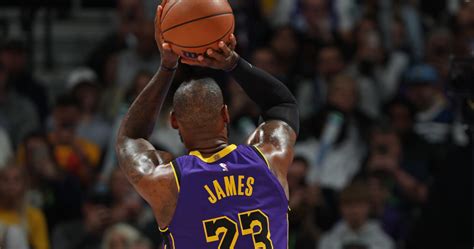 Lakers Lebron James Controversial Pointer Vs T Wolves Upheld By