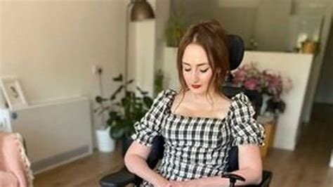 Woman 32 Left Paralysed From Neck Down After She Was Shot From A