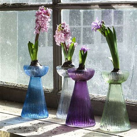 10 Easy Pieces Bulb Vases Gardenista