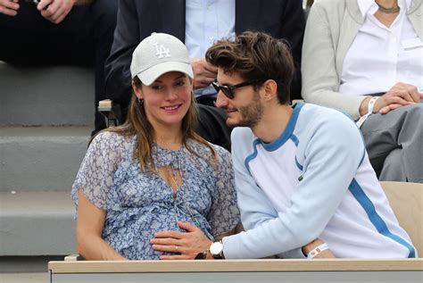 Photo Pierre Niney Et Sa Compagne Natasha Andrews Enceinte