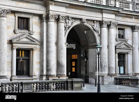 Hamburg, Germany - City Hall (Rathaus) architecture in neo-renaissance style Stock Photo - Alamy