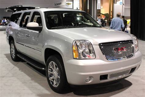 Gmc Yukon Xl Information And Photos Momentcar