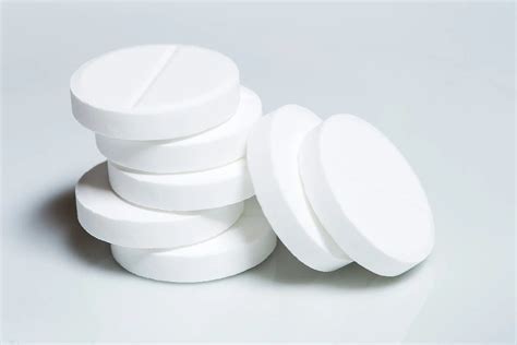 Daily Aspirin Cuts Odds For Colon Cancer Who Benefits Most Drugs
