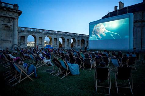 Une toile sous les étoiles un cinéma en plein air GRATUIT cet été