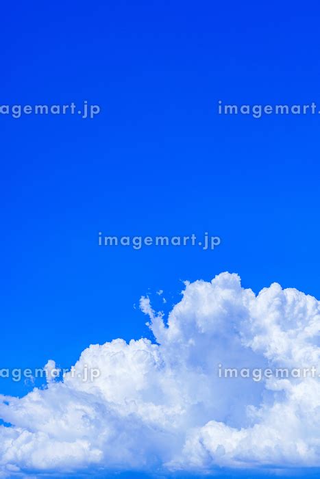 入道雲 積乱雲 夏【夕立が来る直前の空模様】の写真素材 146113795 イメージマート