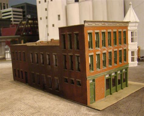 Ho Scale Building Walthers Merchants Row Ii Built Up Painted Weathered