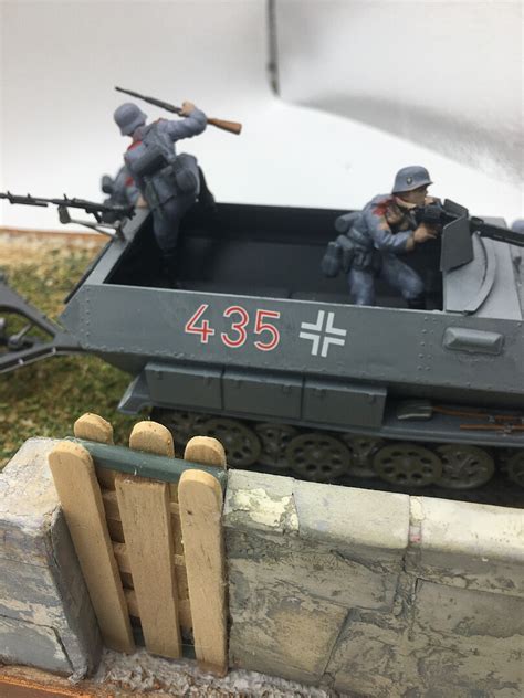 German Hanomag Sd Kfz 251 1 Halftrack Plastic Model Military