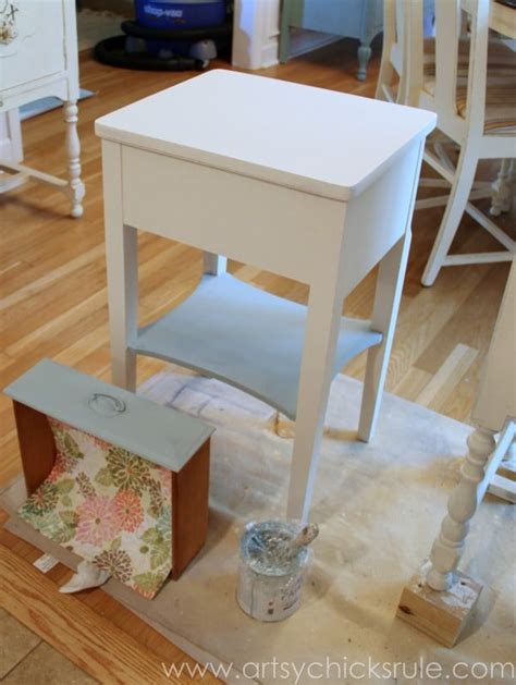 Thrifty End Table Makeover Annie Sloan Chalk Paint Artsy Chicks Rule