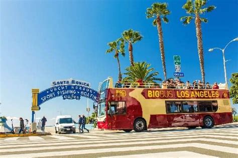 7 Best Hollywood Bus Tours To Take Today