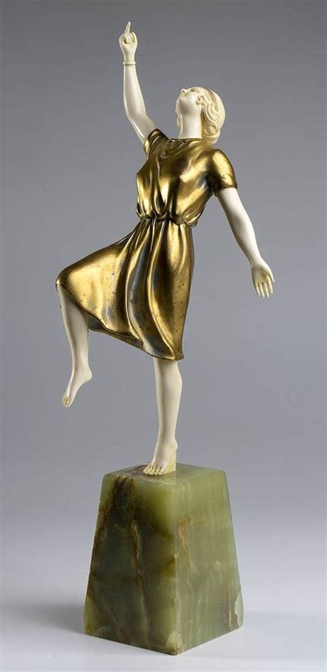 Scultura Francese In Bronzo Raffigurante Una Ballerina Firmata A