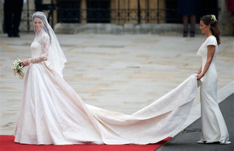 Foto Kate Middleton Apostou No Cabelo Meio Preso Em Seu Casamento