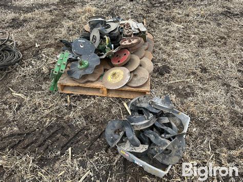 John Deere 7100 Planter Parts Assortment Bigiron Auctions