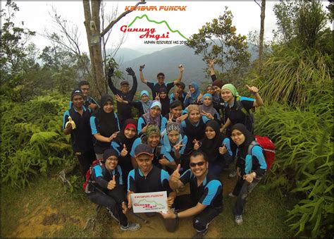 Khyriel S Hiking To The Peak Of Gunung Angsi Mount Angsi Negeri