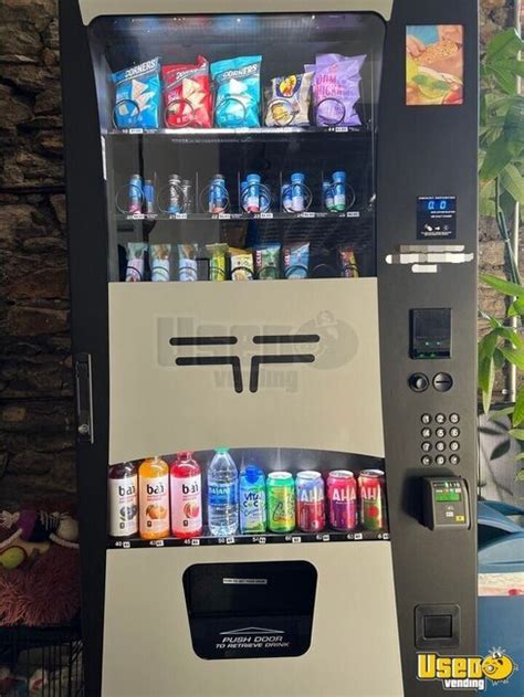 Wittern 3589 FSI USI Futura Snack And Drink Combo Vending Machine For