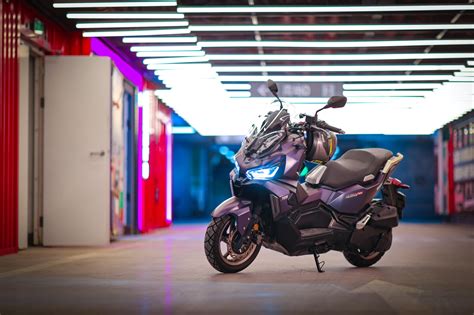 Sym Lanceert Adx Motorscooter Scooter Bikexpress