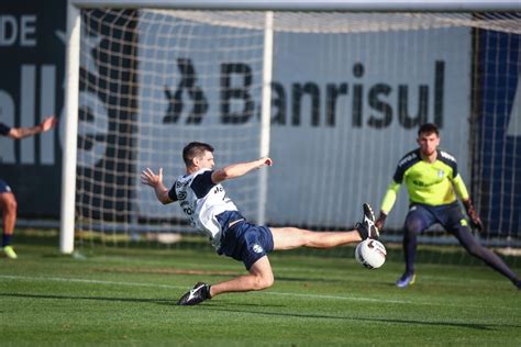 Ap S Jogo Sem Sofrer Gol Gr Mio Prepara Dupla De Zaga In Dita E Ter