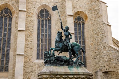 Lmi Statuia „sfântul Gheorghe Ucigând Balaurul” Visitcluj