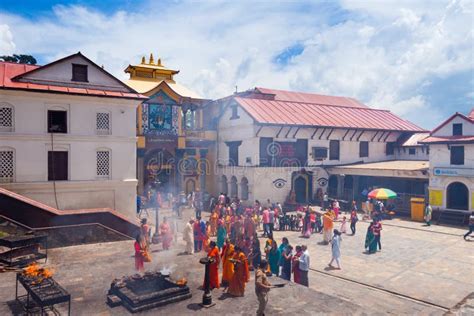 Templo De Pashupatinath Katmandu Imagen Editorial Imagen De Antiguo