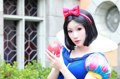 Cosplay Photos in Zip: Disney Snow White Cosplay by Koyuki