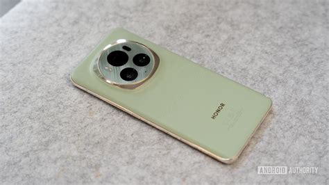 HONOR Magic 6 Pro hands-on: A zoom master with a bold design - Android ...