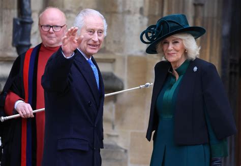 El Rey Carlos Iii Reaparece En Público En La Misa Del Domingo De Pascua