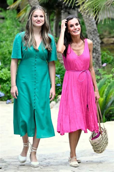 Photos Queen Letizia In A Pink Dress In Mallorca